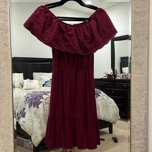 Perfect for summer/fall off the should dress.